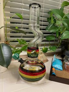 Bongshine-Clean-Bong