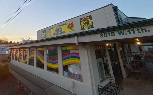 sweettoothglaasworks-building